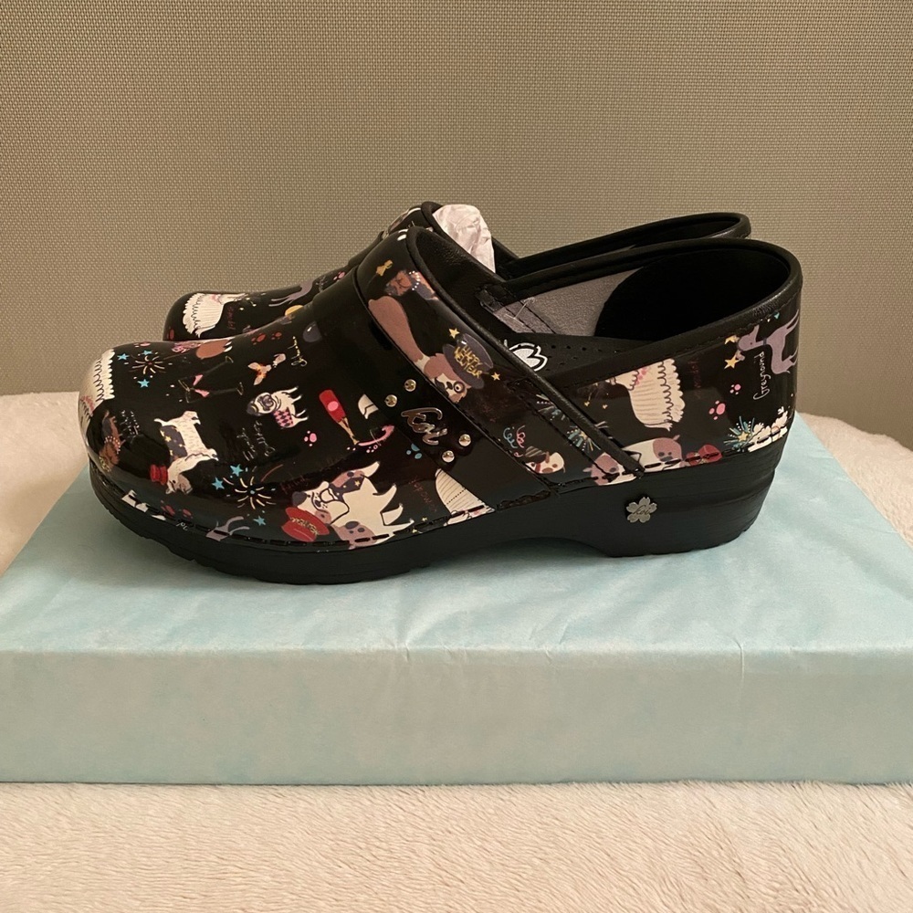 Koi By Sanita Women's Fancy Party Patent Leather Nursing Clogs BRAND NEW - Picture 11 of 11